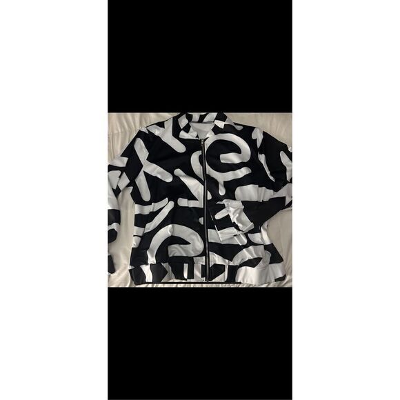 Abstract print, zip-up-lightweight, bomber jacket.Size 14 - Picture 6 of 12